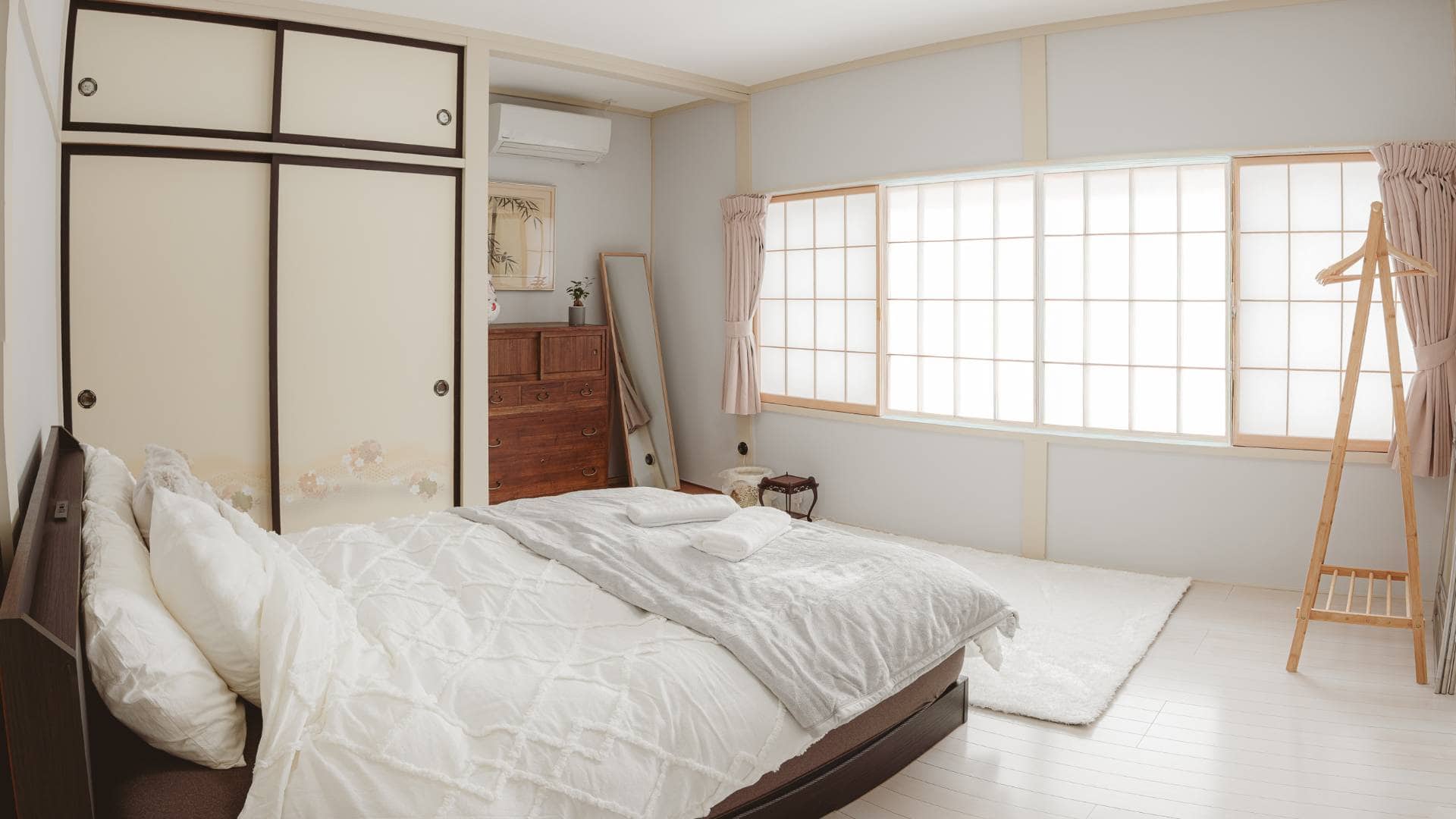 Mountain Base Myoko 1st floor white room